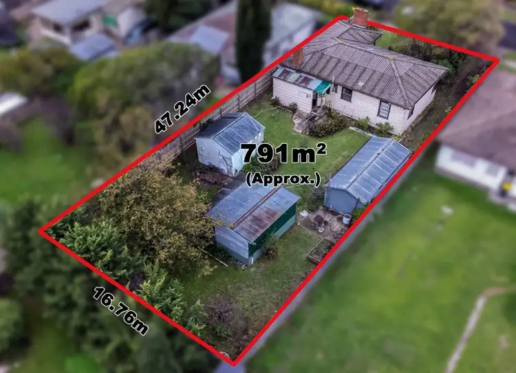 13 Oberon Ave, St Albans VIC 3021