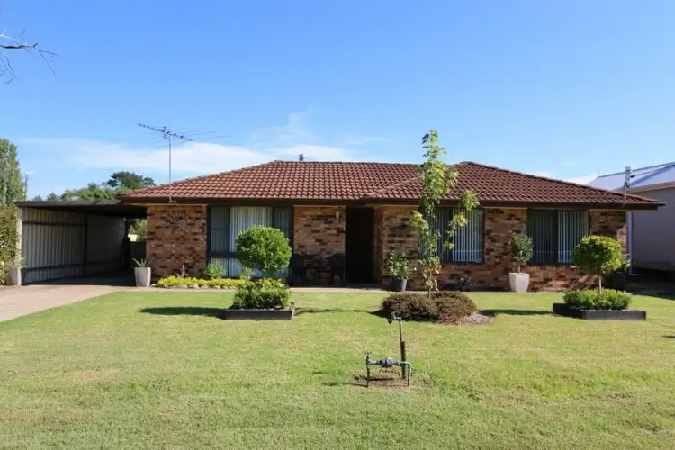 2A Price, Greta NSW 2334