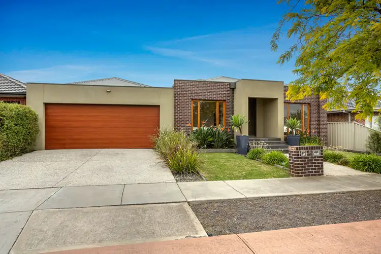 70 Jindabyne Avenue, Taylors Hill VIC 3037