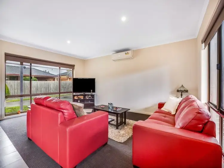 Fifth view of Homely unit listing, 2/5 Sybella Avenue, Koo Wee Rup VIC 3981