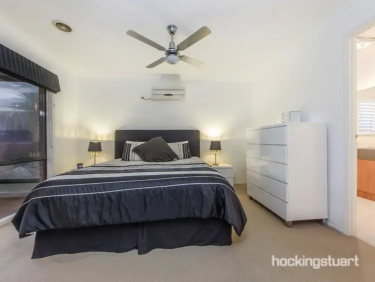 Sixth view of Homely house listing, 2 Colburn Court, Hillside VIC 3037