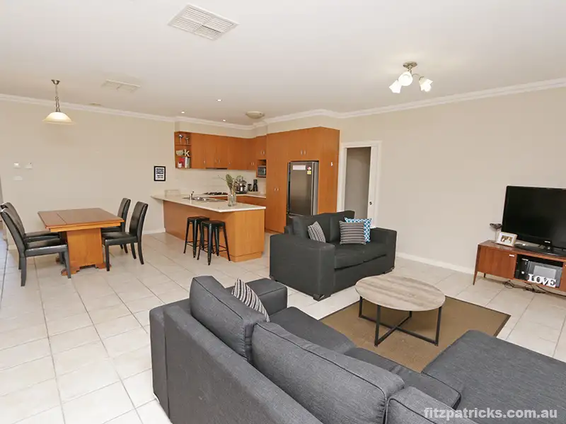 Main view of Homely unit listing, 2/19 Walla Place, Glenfield Park NSW 2650