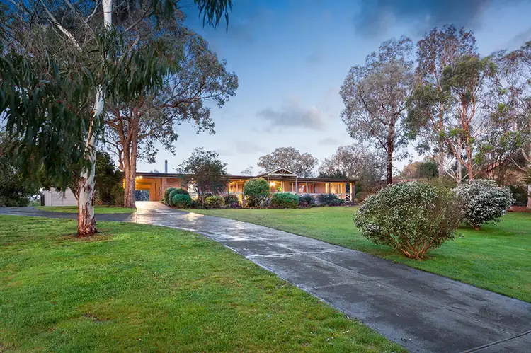 2 Woodhill Close, Research VIC 3095