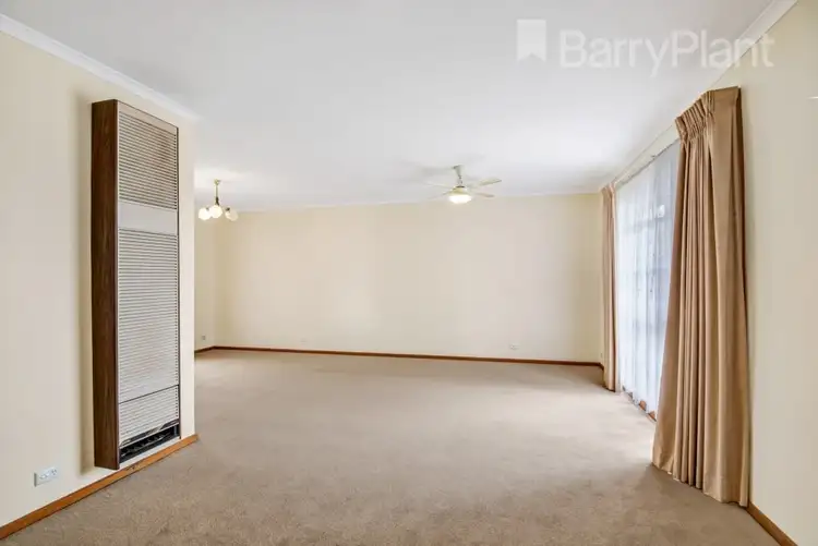 Fifth view of Homely house listing, 11 Somerset Close, Werribee VIC 3030