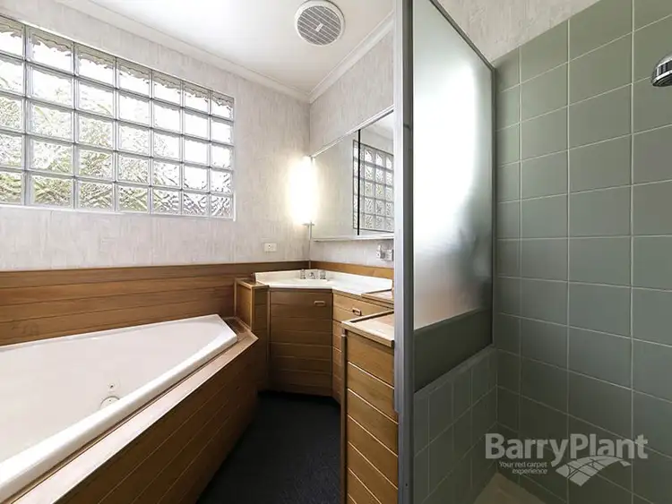 Sixth view of Homely house listing, 3 Snead Court, Mount Waverley VIC 3149