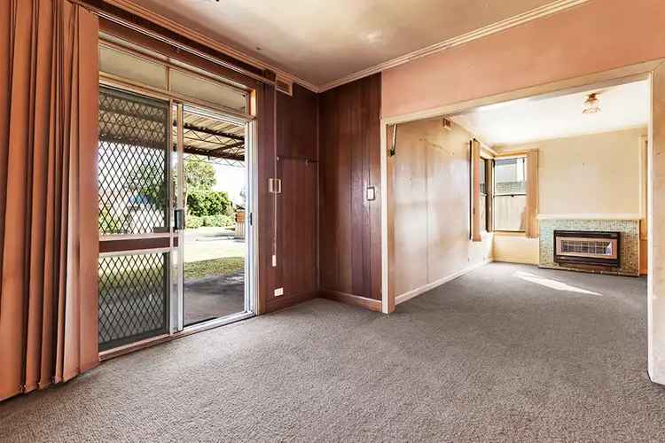 Second view of Homely house listing, 8 Poplar Crescent, Bellfield VIC 3081