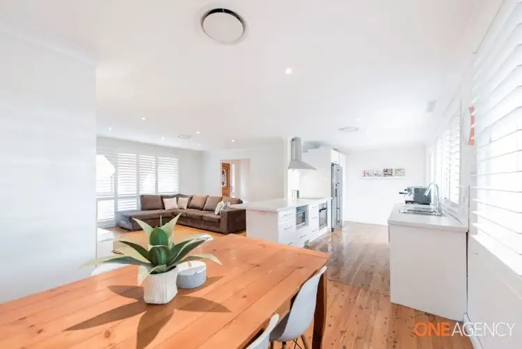 4 Strathmore Road, Caves Beach NSW 2281