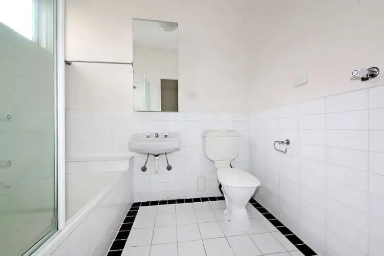 Sixth view of Homely apartment listing, 5/2a Spring Street, Prahran VIC 3181