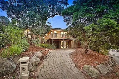 4 Reynolds Road, Wattle Glen VIC 3096