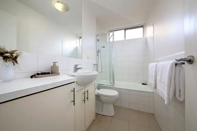 Sixth view of Homely apartment listing, 2/25 Gladstone Avenue, Armadale VIC 3143