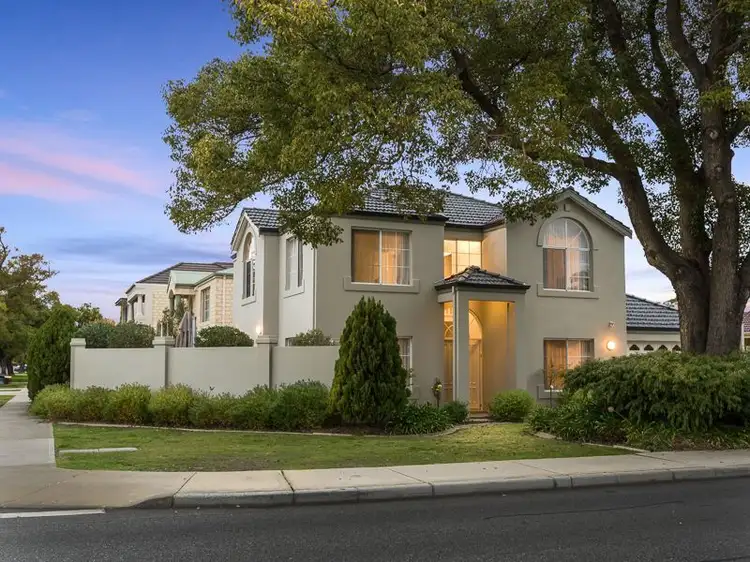 37 Macrae Road, Applecross WA 6153