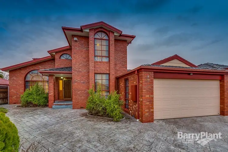 7 Liddicoat Court, Taylors Lakes VIC 3038