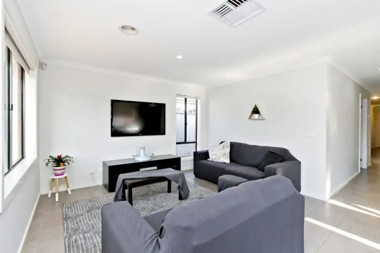 Third view of Homely house listing, 10 Ebony Way, Tarneit VIC 3029