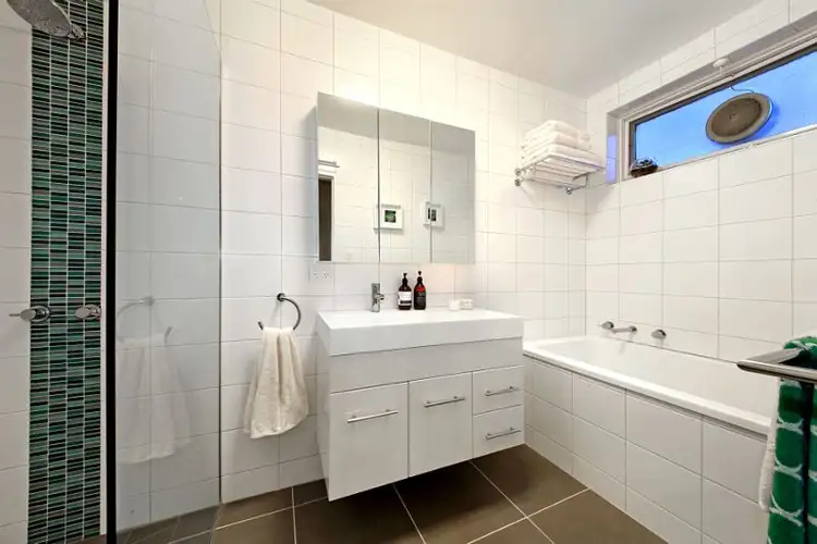 Fifth view of Homely apartment listing, 2/33 Armadale Street, Armadale VIC 3143