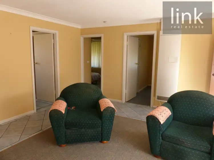 Fifth view of Homely unit listing, 1/452 Kotthoff St, Lavington NSW 2641