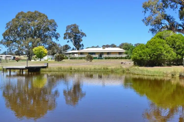 79 Loyola Drive, Mansfield VIC 3722