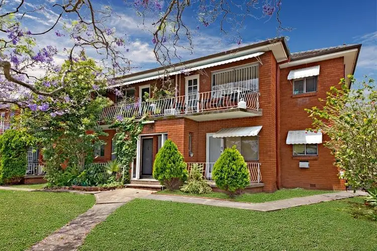 4/6 Kresser Grove, Canterbury NSW 2193