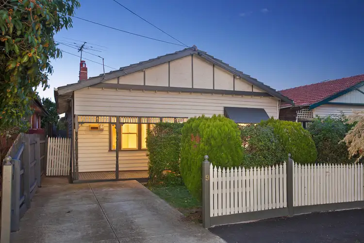 9 Queensville Street, Kingsville VIC 3012
