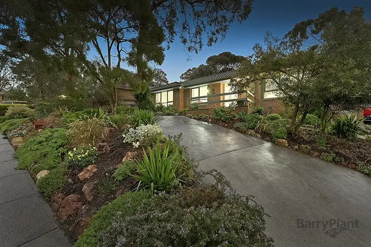 2 Paraweena Court, Greensborough VIC 3088