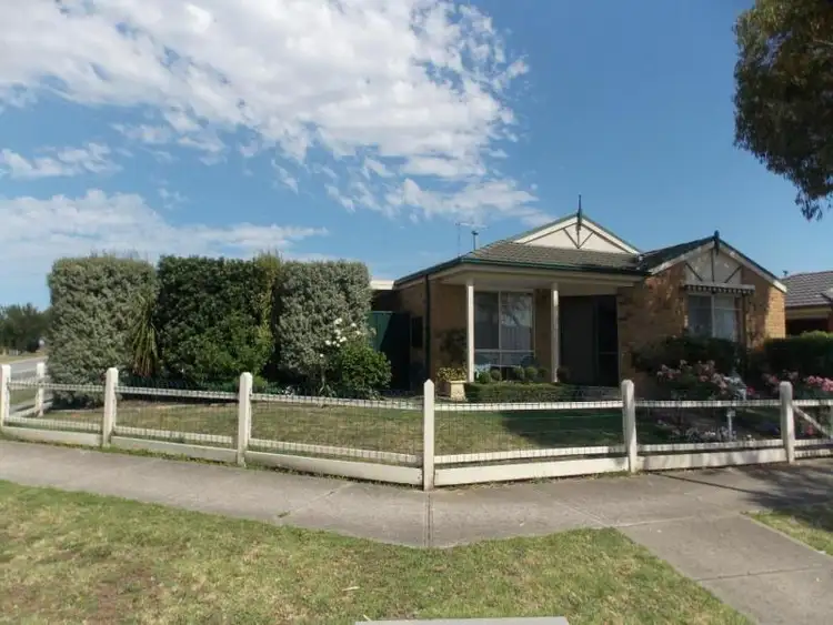 1 Stephellen Way, Cranbourne West VIC 3977