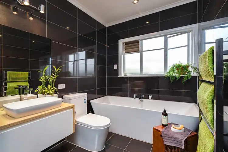 3/125 Warrigal Road (facing Neville St), Mentone VIC 3194