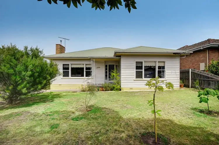 10 Bellarine Highway, Newcomb VIC 3219
