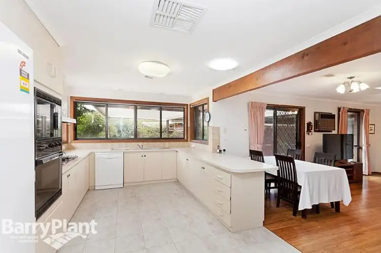 Fifth view of Homely house listing, 9 Eva Court, Seabrook VIC 3028