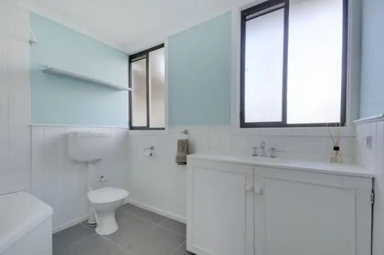 Sixth view of Homely house listing, 10 Osborne Street, Traralgon VIC 3844