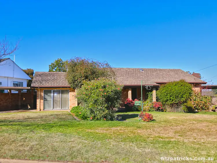 45 White Avenue, Kooringal NSW 2650