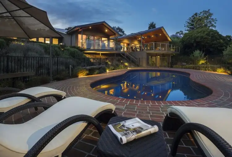8 Panorama Ave, Lower Plenty VIC 3093