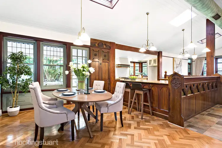 10 Benwerrin Drive, Burwood East VIC 3151