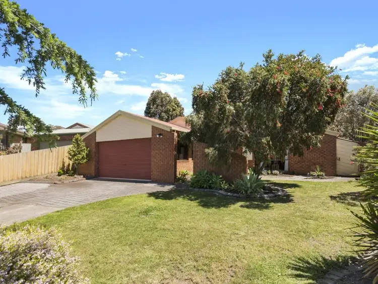 Second view of Homely house listing, 14 Glenauburn Court, Sunbury VIC 3429