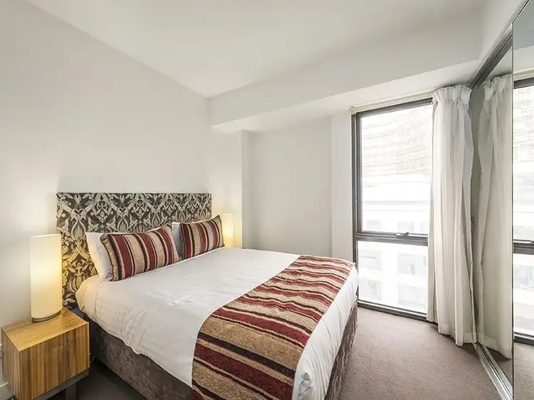 Third view of Homely house listing, 1033/572 St Kilda Road, Melbourne VIC 3000