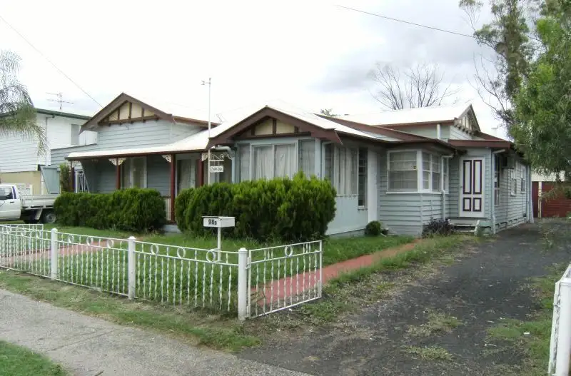 Main view of Homely unit listing, 98 Drayton Street, Dalby QLD 4405