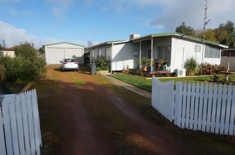 23 George Street, York WA 6302