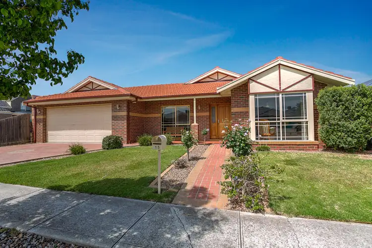 15 Dorcas Lane, Taylors Hill VIC 3037