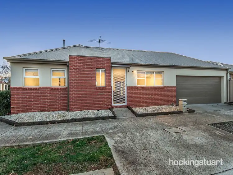 9 Wooling Lane, Caroline Springs VIC 3023