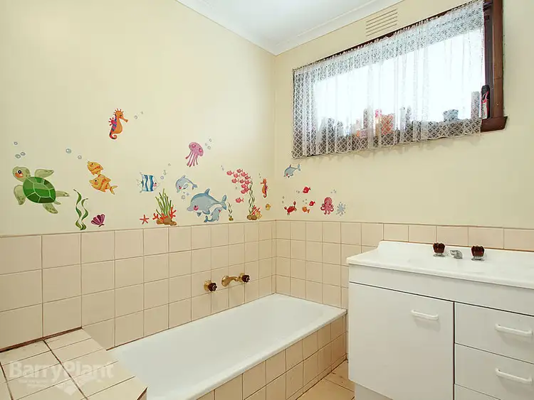 Fifth view of Homely house listing, 2 Maidstone Place, Ferntree Gully VIC 3156