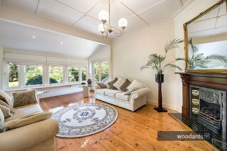 17 Roslyn Street, Burwood VIC 3125
