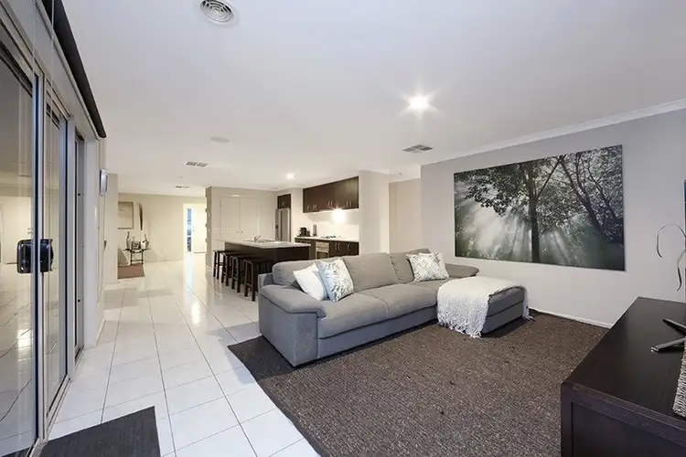 19 Paringa Drive, Ferntree Gully VIC 3156
