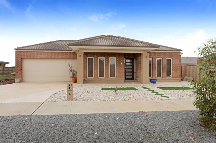 4 Louise Lane, Melton West VIC 3337