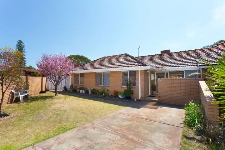 17A Swan Rd, Attadale WA 6156