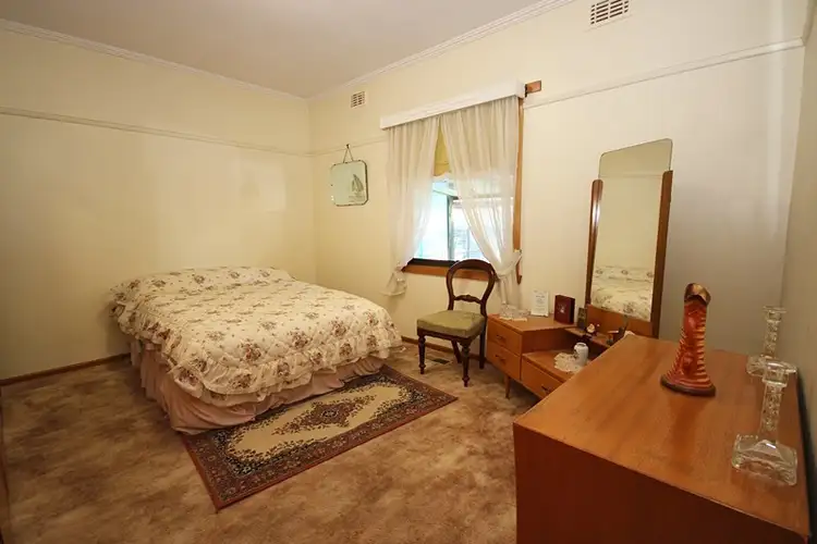 Fifth view of Homely house listing, 2 Iris Avenue, Wendouree VIC 3355