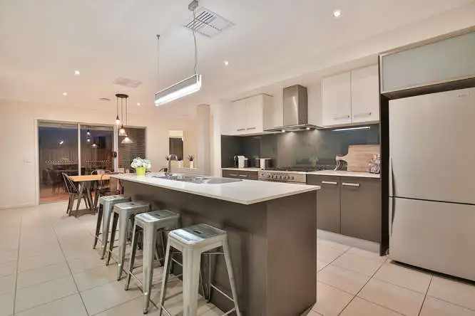 Fifth view of Homely house listing, 4 Spitfire Court, Mildura VIC 3500