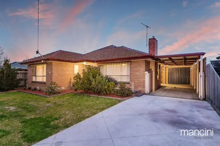 17 Fenfield Street, Altona VIC 3018