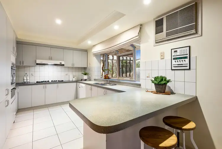 Fifth view of Homely house listing, 2 Twyford Close, Doncaster East VIC 3109