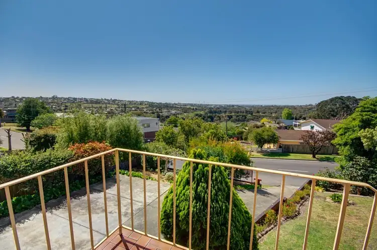 105 North Valley Road, Highton VIC 3216