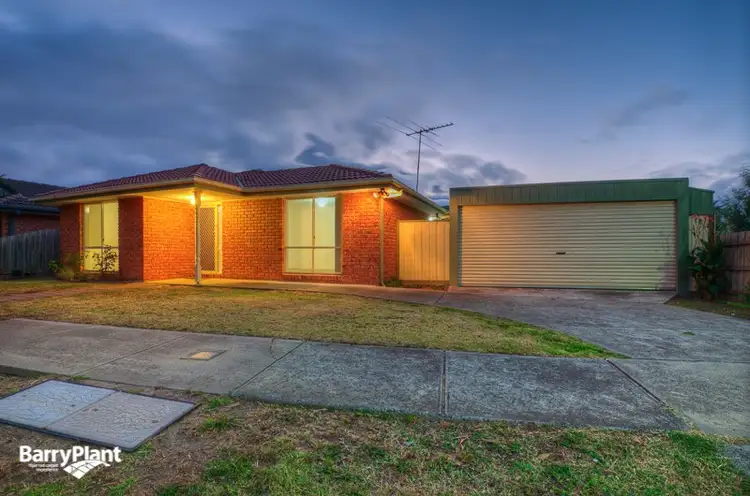 11 Raffindale Crescent, Cranbourne West VIC 3977