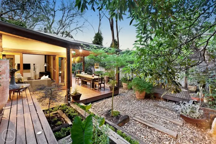 2/33 Park West Road, Eltham VIC 3095
