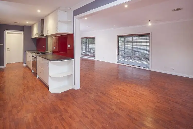 Fourth view of Homely house listing, 8 Walton Court, Narre Warren VIC 3805